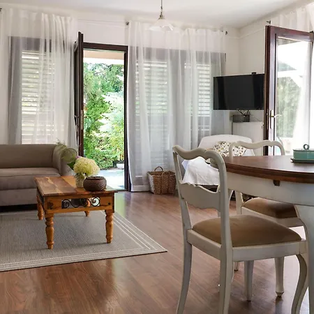 Weber Holiday home Gyenesdias
